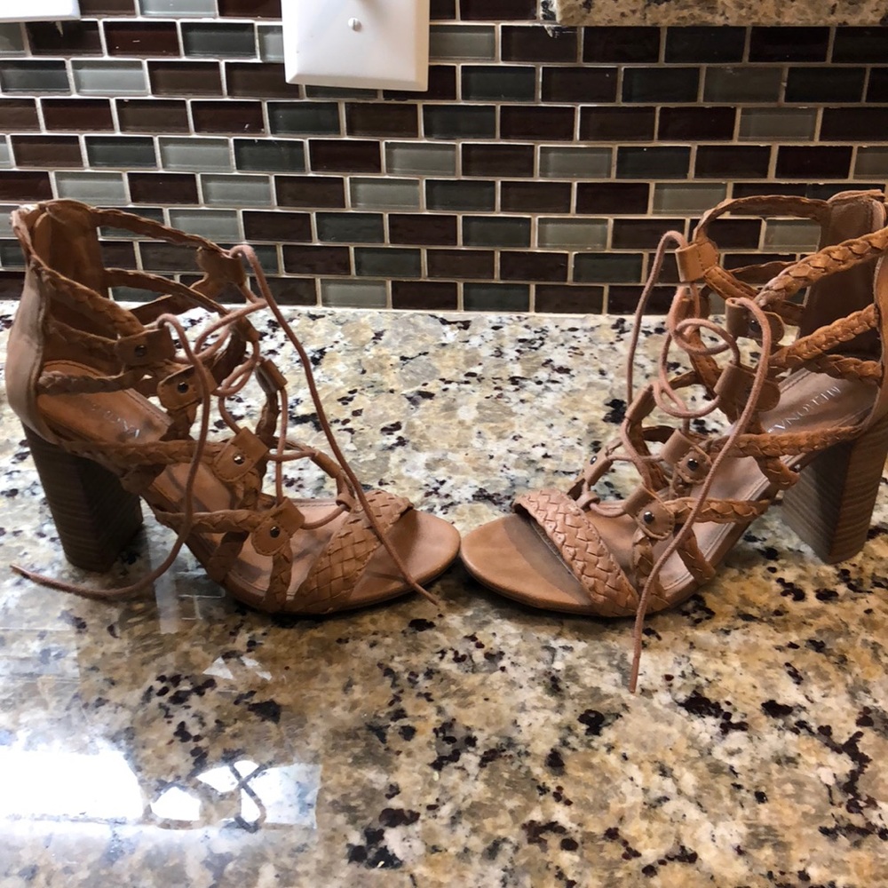 Heels - Picture 3 of 5